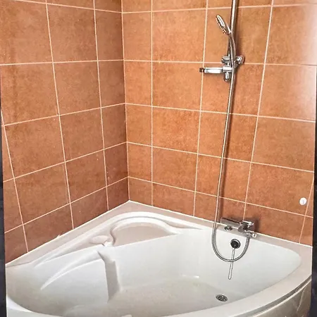 Neuf Cosy Spacieux 6 Personnes Apartment